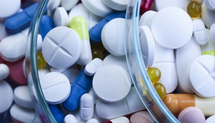 medications1732x1155_depositphotos_3799579_m-1140x445