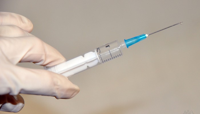 shpric-holding-a-syringe129